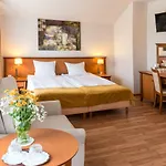 Hotell Airpark 2*