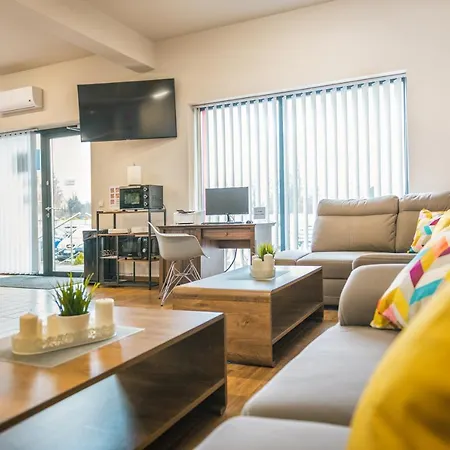Airpark Hotel