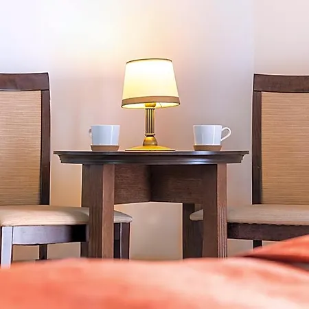 Airpark Hotel 2*