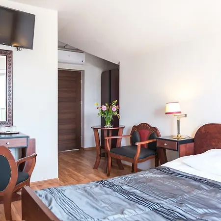 Hotel Airpark 2*