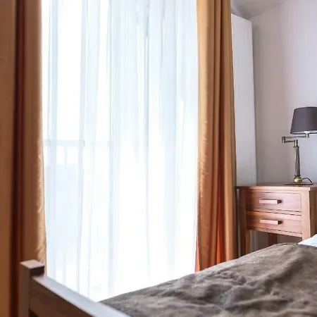 Airpark Hotel 2*