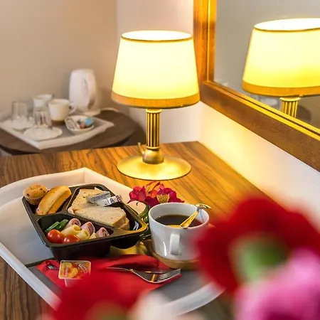 Airpark Hotel 2*