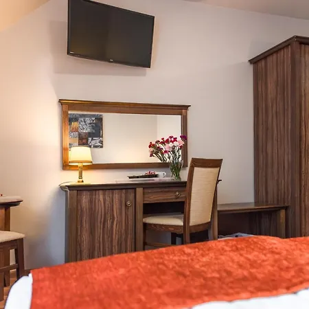 Airpark Hotel